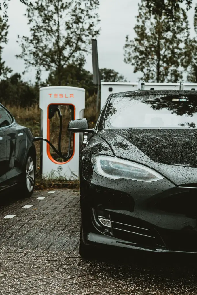 How long does it take to charge a Tesla on 220V